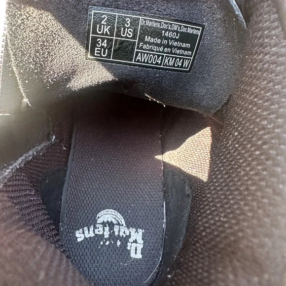 Dr. Martens Junior 1460 Unisex Black Leather Lace-Up Boots Size 3 - Picture 7 of 7